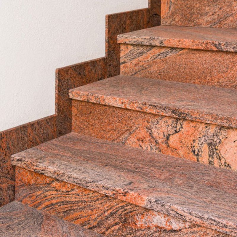 Granit-Treppe mit rutschhemmender Oberfläche